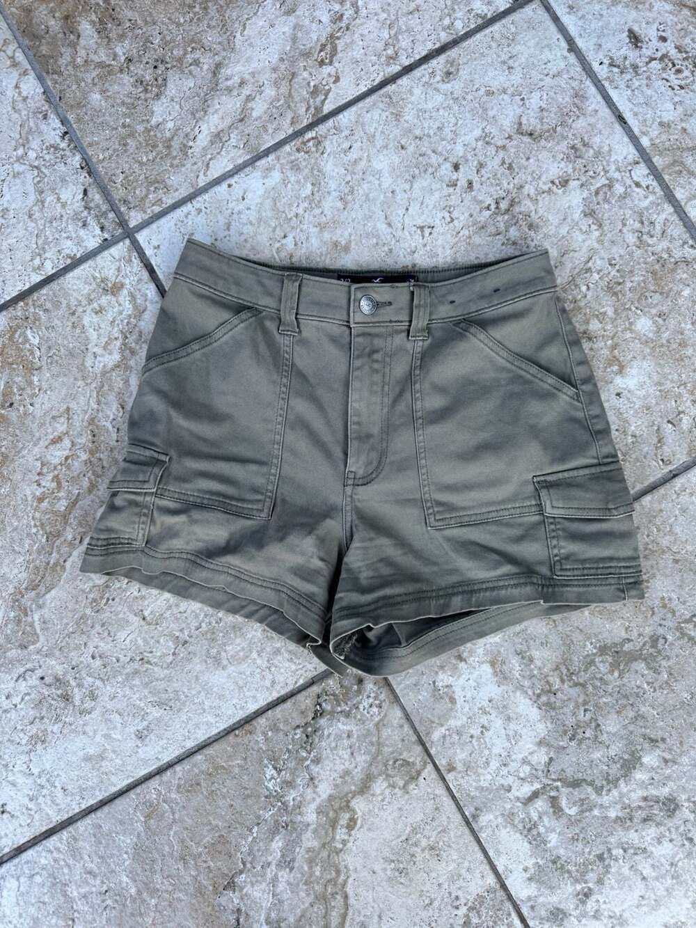 Hollister Ultra High-Rise Mom Shorts 3" Women's 26 Waist Olive Green